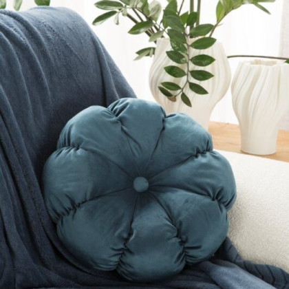 Zamatový vankúšik FLOWER v tvare kvetu, tmavomodrý